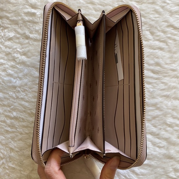 Brand new KATE SPADE ♠️ Large Continental Wallet - Picture 4 of 5